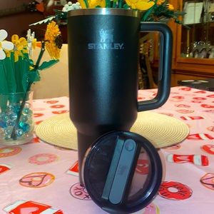 Black Stanley 40oz water tumbler